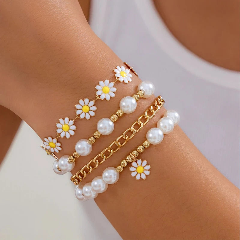10-teiliges Vintage-Boho Perlenarmband Set mit Charme Stern Herz Anhänger