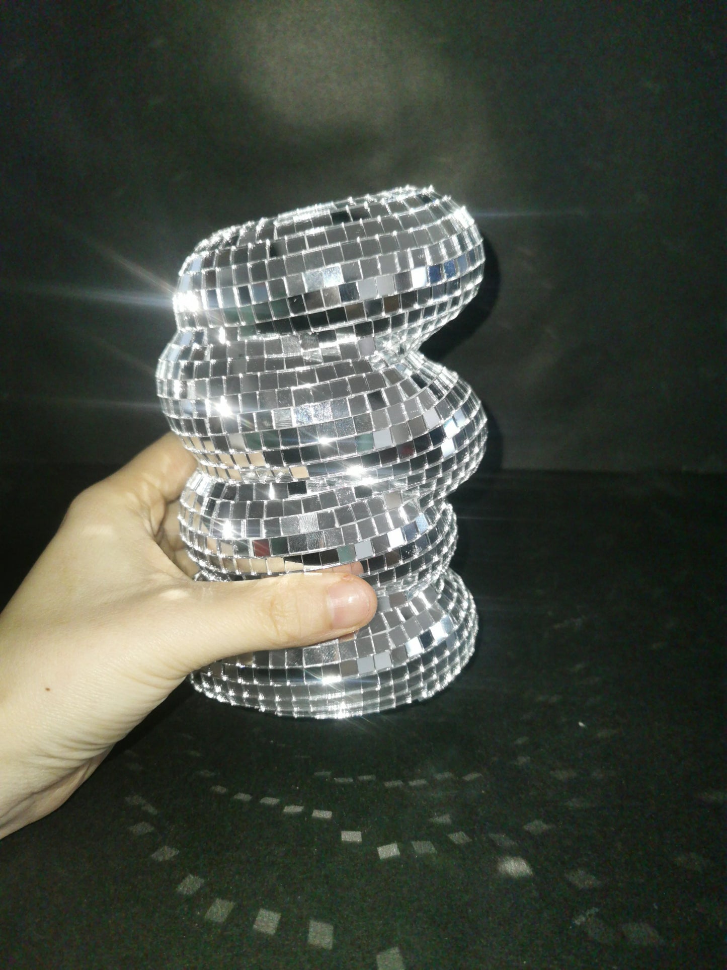 Vielseitige Deko-Kugel aus Glas für einzigartige Tischarrangements