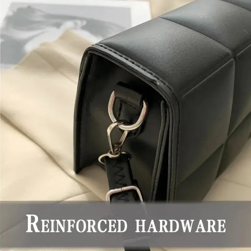 Kleine Damen Schultertasche aus PU Leder mit klassischem Griff und Reißverschluss