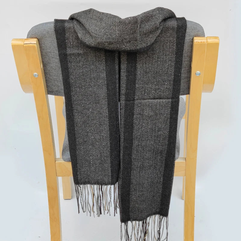 Vielseitiger Unisex Schal mit Karo Muster für alle Jahreszeiten