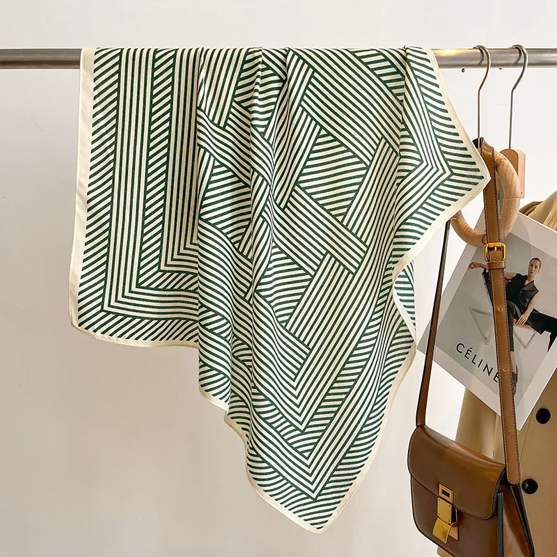 Vielseitiges Halstuch mit Druckmuster für Damen und alle Jahreszeiten