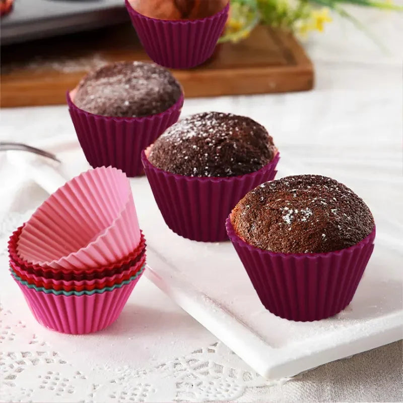 12-teiliges Set wiederverwendbarer Silikon Muffin Backformen bunt