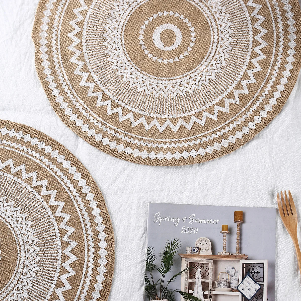 Hitzebeständiges Boho Tischset aus Jute Leinen mit Wellenmuster