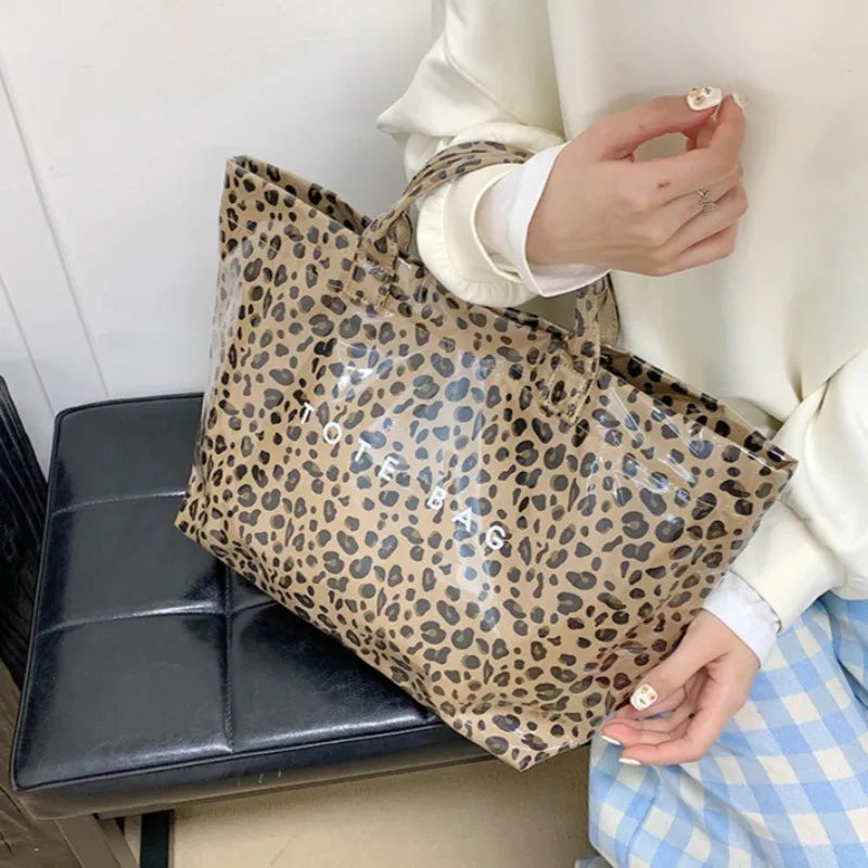 Leichte Damenhandtasche mit großem Fassungsvermögen im Leopardenmuster