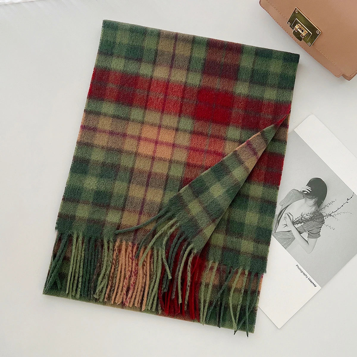 Warmer Wollschal mit klassischem Karomuster für Damen und Herren