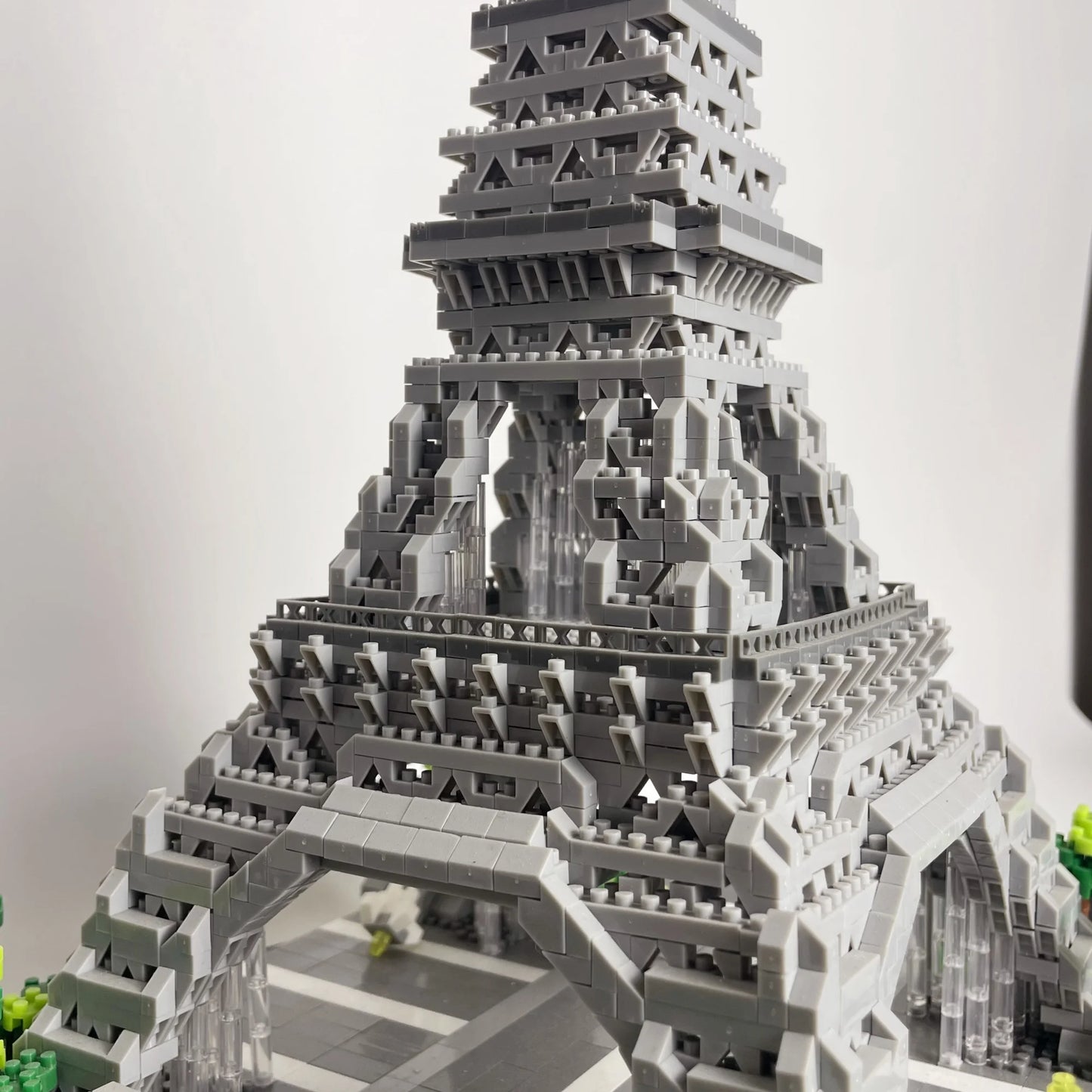 Mikro Mini Bausteine Spielzeug Eiffelturm mit LED Beleuchtung und Anleitung-Yabubest - Home & More