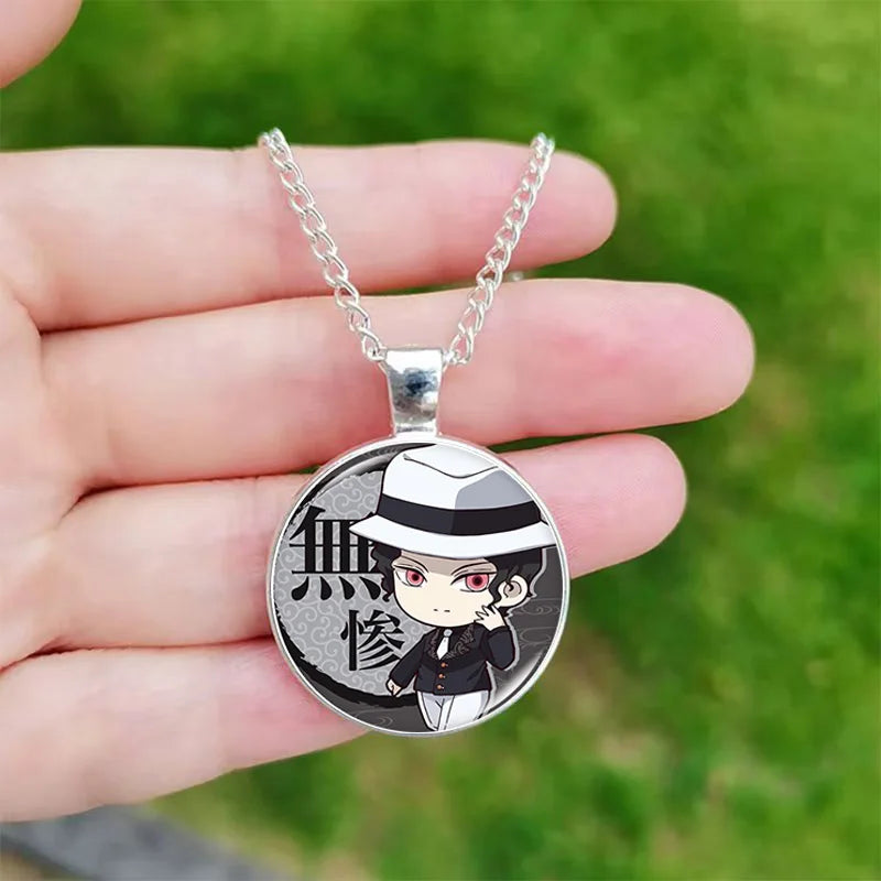 Anime Cosplay Halskette mit rundem Glas Anhänger für Fans und Sammler