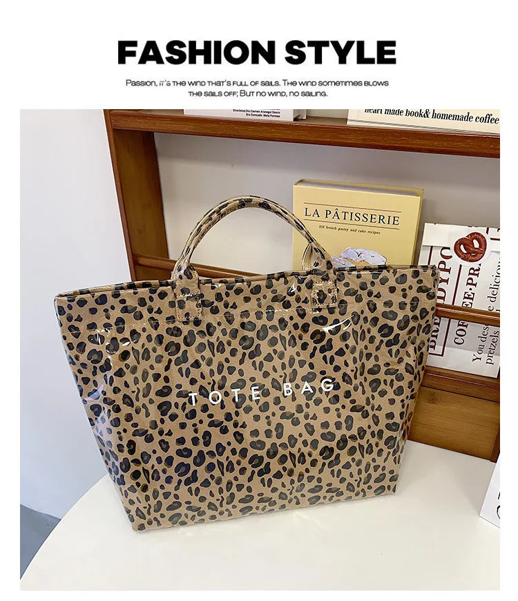 Leichte Damenhandtasche mit großem Fassungsvermögen im Leopardenmuster