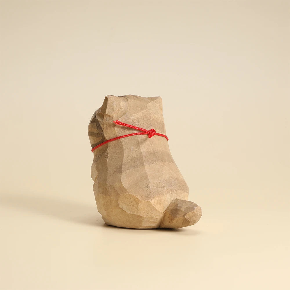 Handgefertigte Holzfigur Tabby Katze für stilvolle Heimdekoration