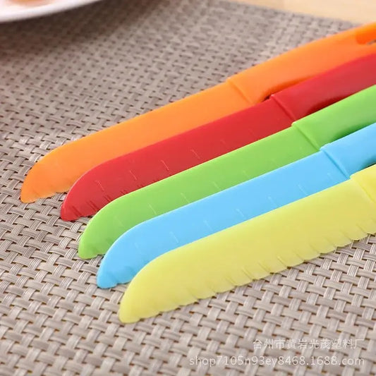 Sichere Kunststoff Kinder Küchenmesser mit Sägezahn Klinge für Obst und Gemüse