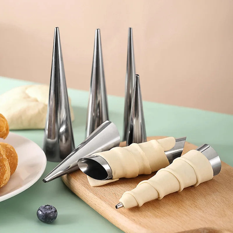 Perfekte Croissants - Desserts: 16-teiliges Edelstahl Kegel Form Set, rostfrei
