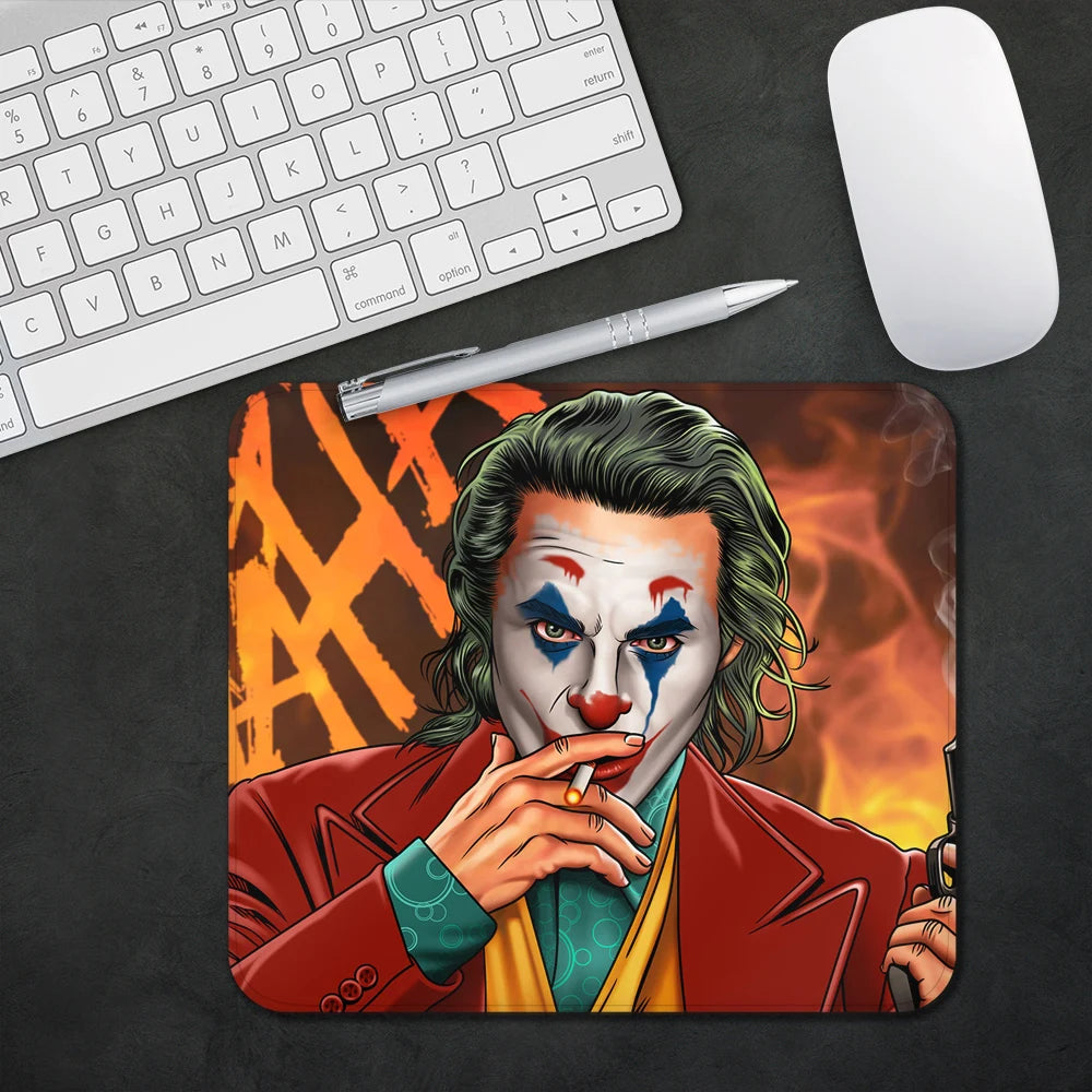 Kompaktes Gaming Mauspad für PC - Büro – Rutschfest und vielseitig