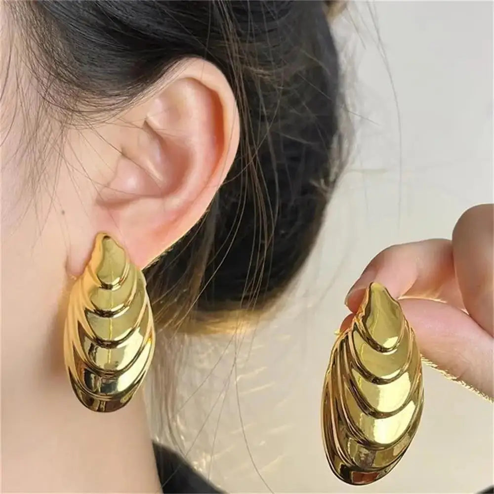 Dicke Edelstahl Muschel Ohrstecker Bolzen mit 18K Vergoldung