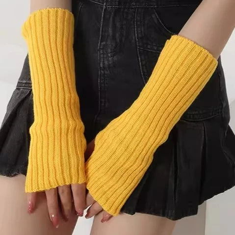 Wärmende fingerlose Strickhandschuhe für Herbst und Winter