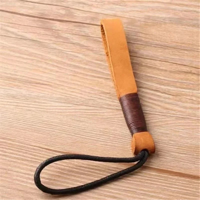 Handgemachter Schlüsselanhänger aus echtem Rindsleder in verschiedenen Designs