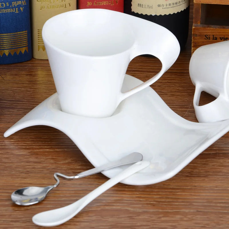 Espresso Tassen Set aus Keramik mit Löffel und Untersetzer