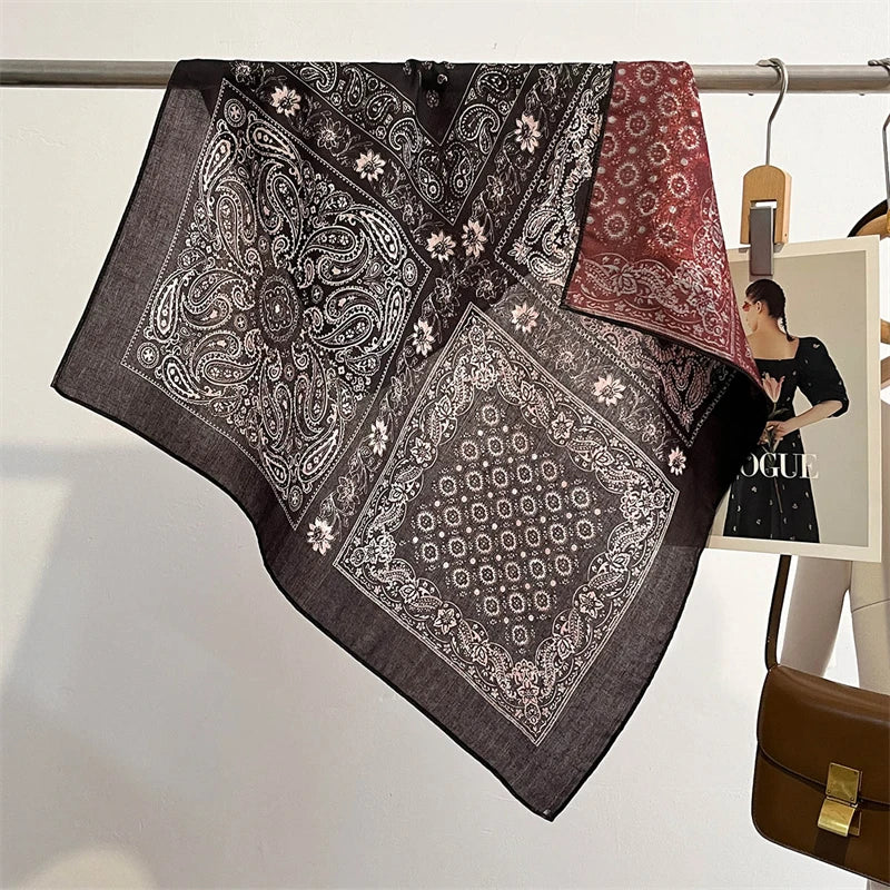 Vielseitiges Halstuch mit Druckmuster für Damen und alle Jahreszeiten