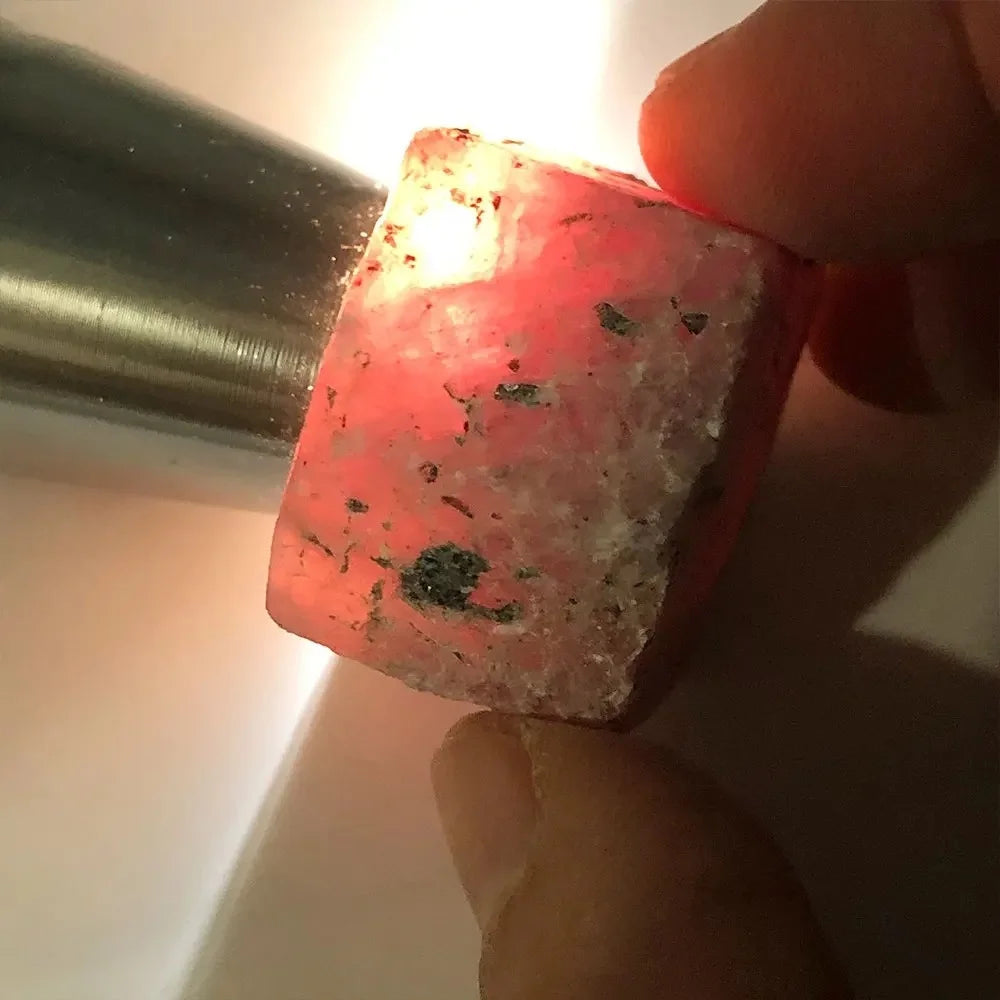 Naturstein Rubin Korund Rohstein Heilkristall Energie Mineralkristall Quarz