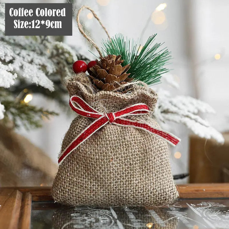 Kleiner künstlicher Sisal Weihnachtsbaum als charmante Tischdeko