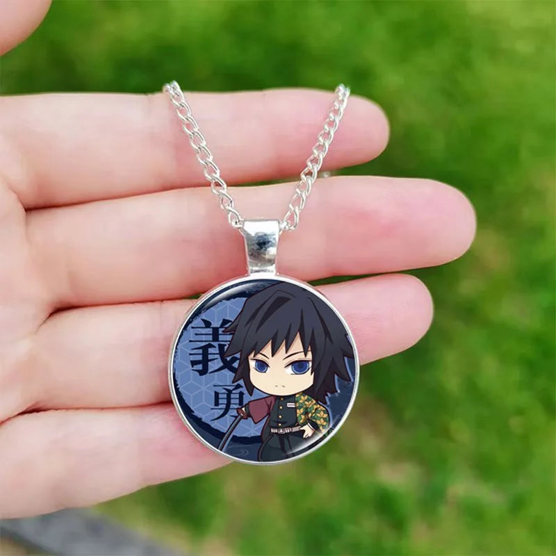 Anime Cosplay Halskette mit rundem Glas Anhänger für Fans und Sammler