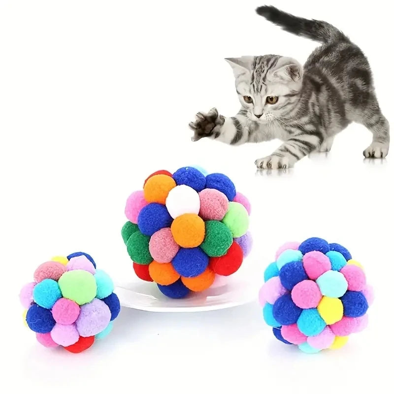 Bunte Plüsch Spielbälle mit Glocke für aktive Katzen