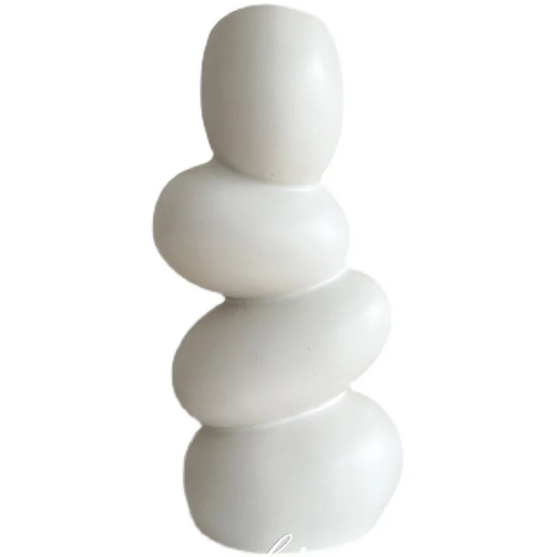 Blumenvasen mit getrockneten Blumen für nordische Wohnkultur