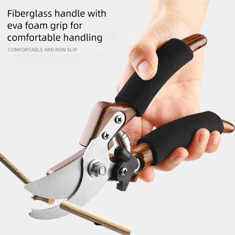Scharfe Gartenschere mit rutschfestem Griff für Pflanzen und Gartenpflege