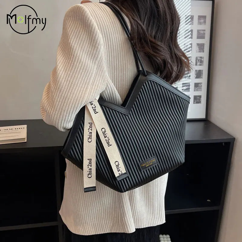 Herzförmige PU Schulter Handtasche für Damen Große Kapazität