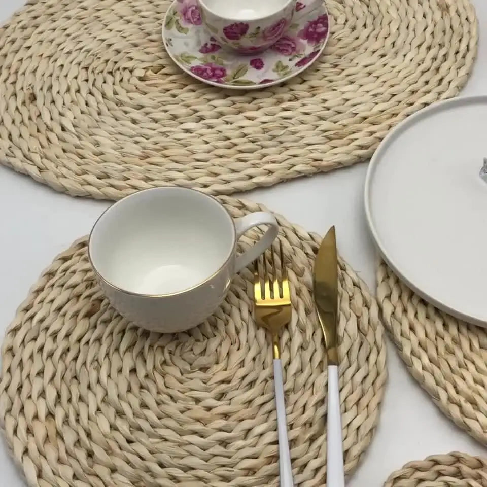Handgeflochtene Runde Tischsets aus Rattan fuer Kueche Esszimmer