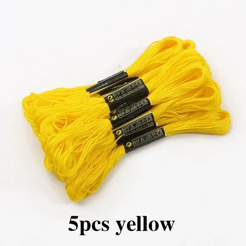 Vielseitiges Stickgarn Mix Farben für Kreativprojekte und Handarbeiten