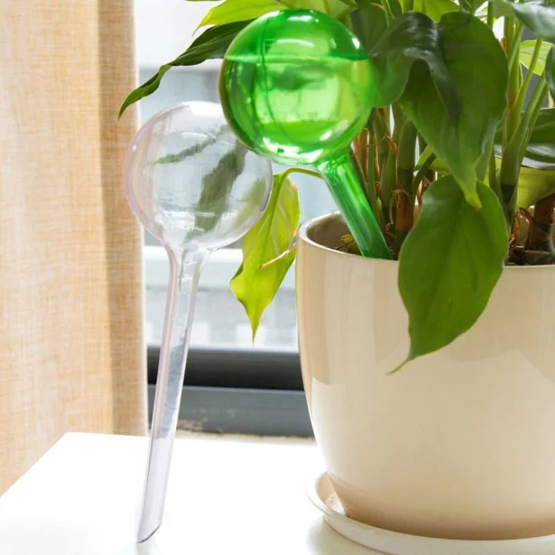 Effiziente Selbstbewässerung: PVC Tropfkugel für Zimmer- - Gartenpflanzen, groß/klein