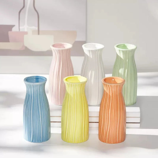 Bonbonfarbene Keramikknospenvase für Pampasgras und Blumen