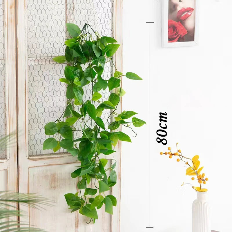 Handgefertigter Blumentopf aus Rattan für kreative Pflanzenhalterung