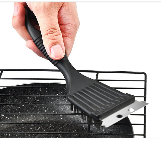 Robuster Grillpinsel mit Stahlborsten für einfache und gründliche Reinigung