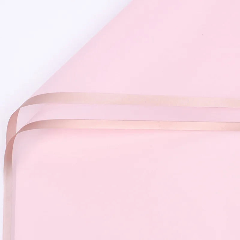 Elegantes Blumiges Geschenkpapier mit Goldrand für besondere Anlässe