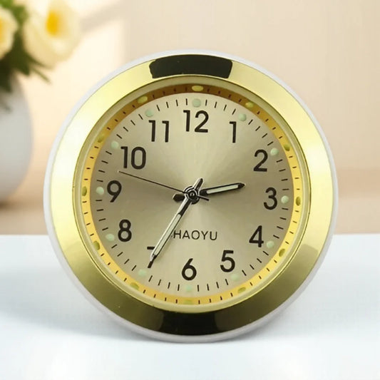 Leuchtende Analoge Autouhr für stilvolle Innenraum Dekoration