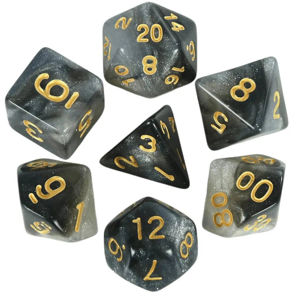 Polyedrisches Würfelset mit Galaxie Design für fesselnde Brettspiele