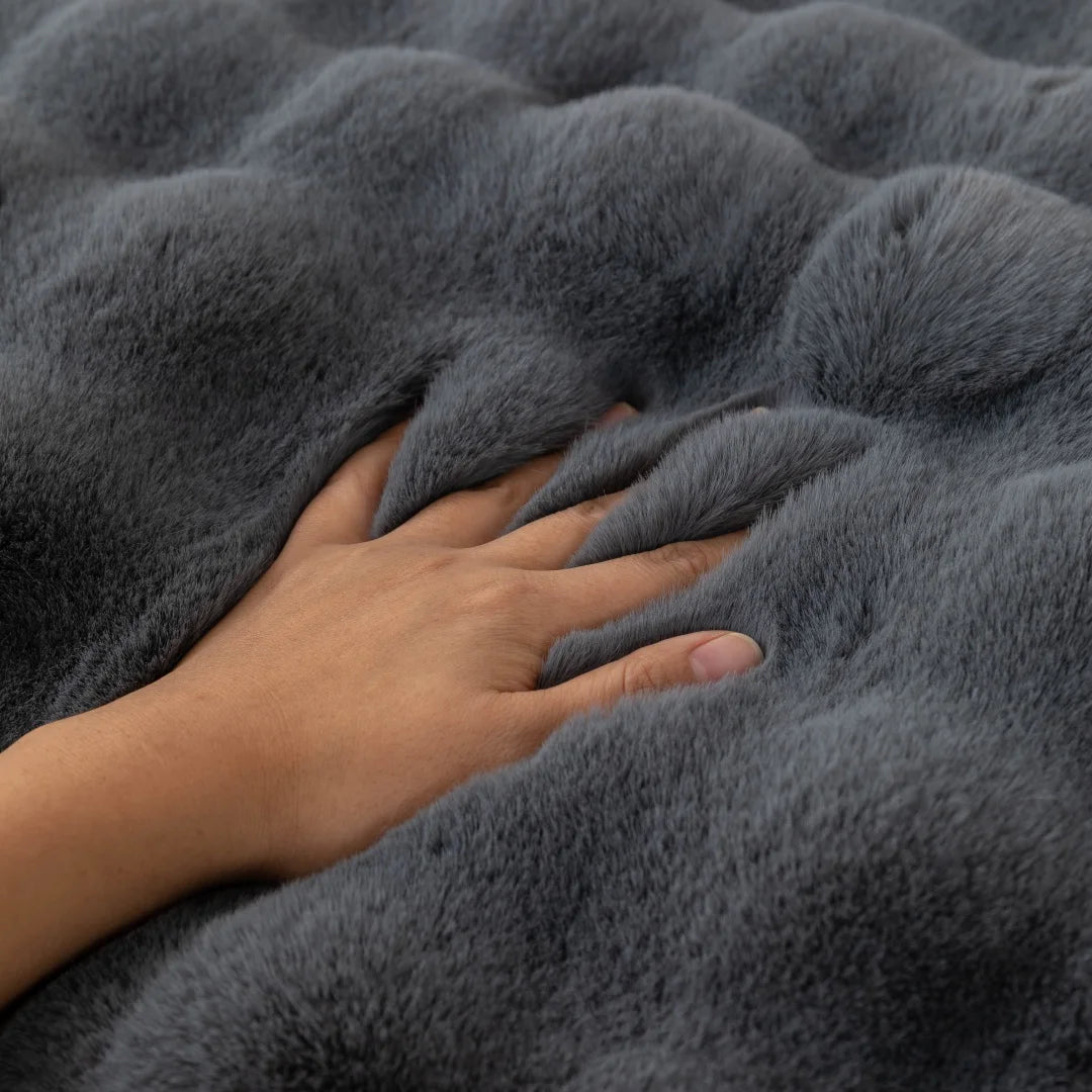 Kuscheliger Anti-Rutsch Sofa Schonbezug aus Plüschimitat für Wohnzimmer