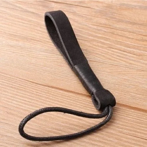 Handgemachter Schlüsselanhänger aus echtem Rindsleder in verschiedenen Designs