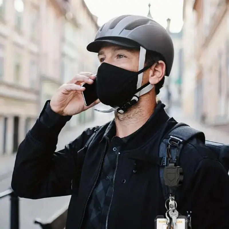 Taktischer Ausweishalter mit Karabiner und versenkbarem Seil