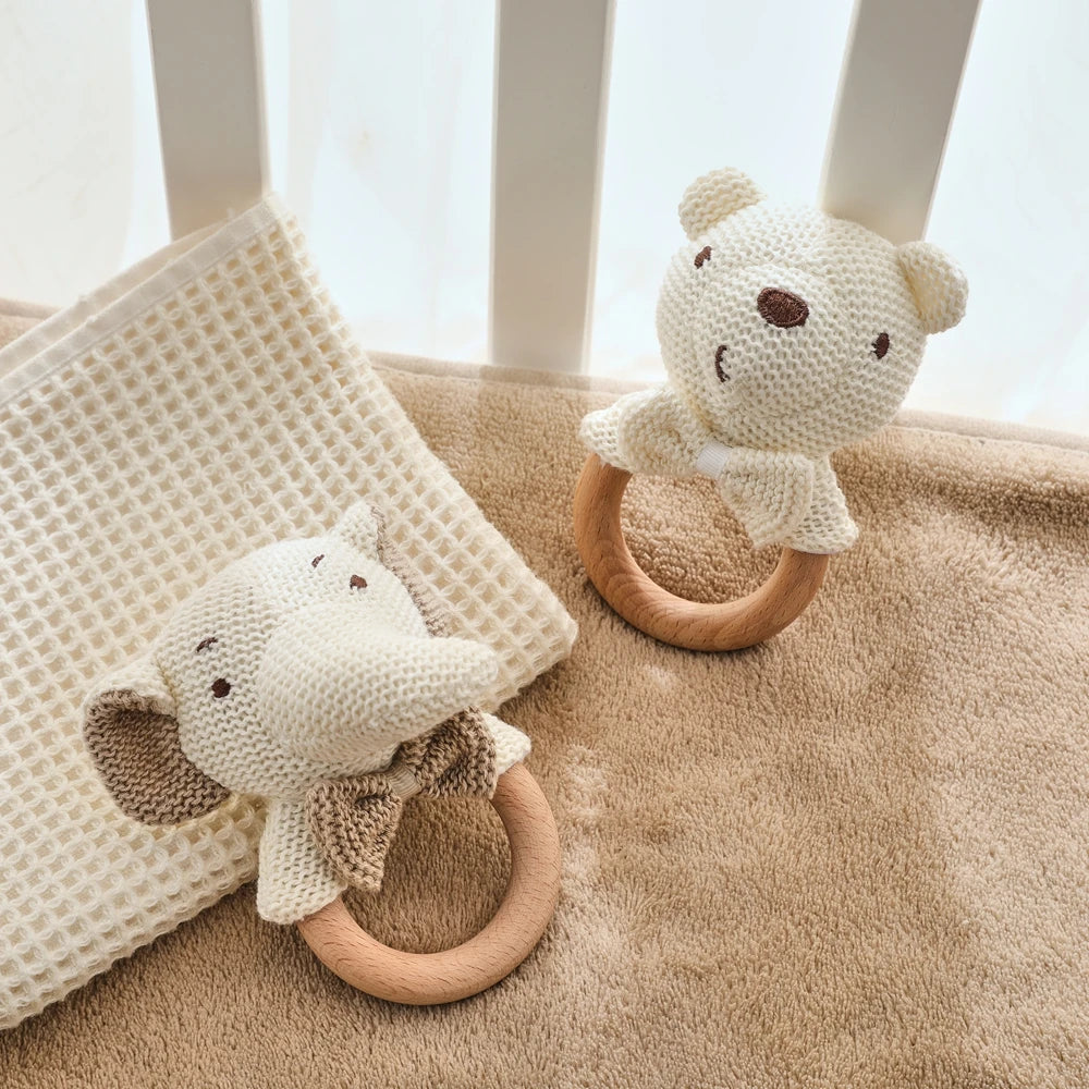 Natürliche Baby Rassel aus Holz mit süßem Bär Motiv-Yabubestshop