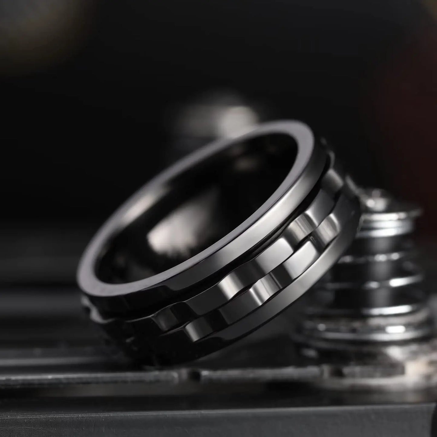 Drehbarer Edelstahl Ring mit Ketten Design für Herren