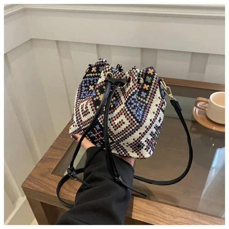 Vintage Umhängetasche mit Blumenmuster für Damen – Softes Kunstleder