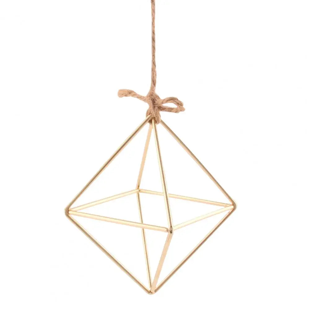 Geometrischer Wand Pflanzhalter aus Metall im Makramee Stil