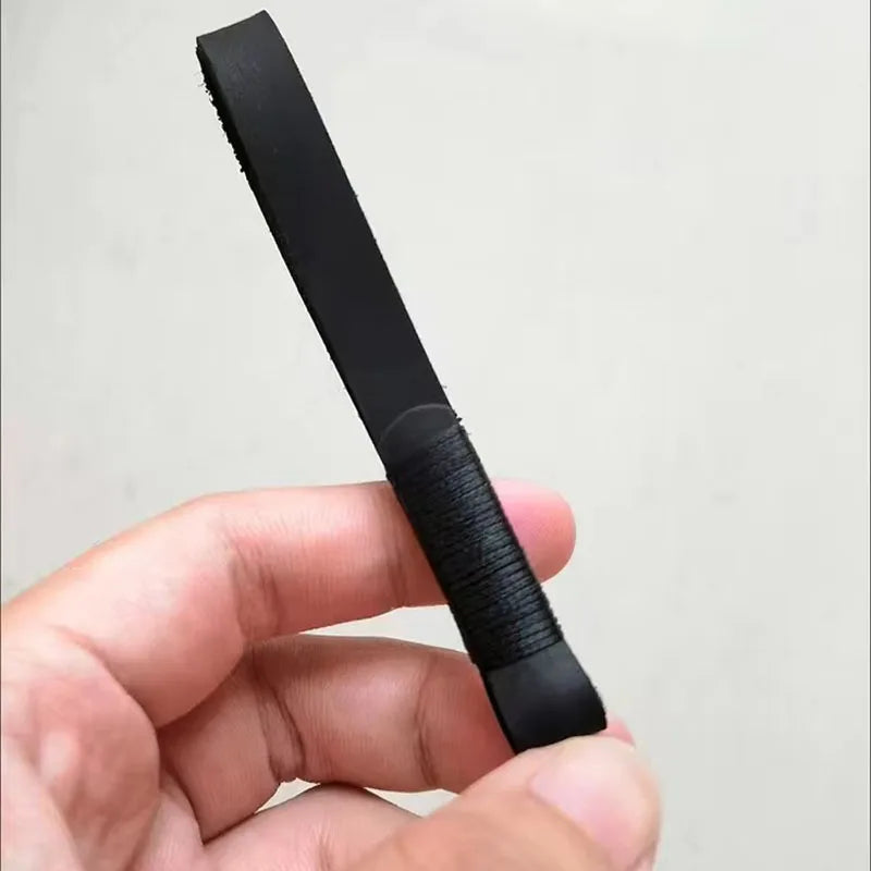 Eleganter Schlüsselanhänger aus Echtleder für Männer und Frauen