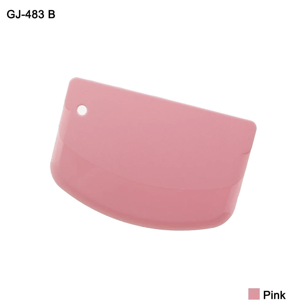 Vielseitiger Teigschaber aus Kunststoff für Backen und Küche