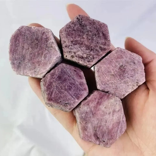 Naturstein Rubin Korund Rohstein Heilkristall Energie Mineralkristall Quarz