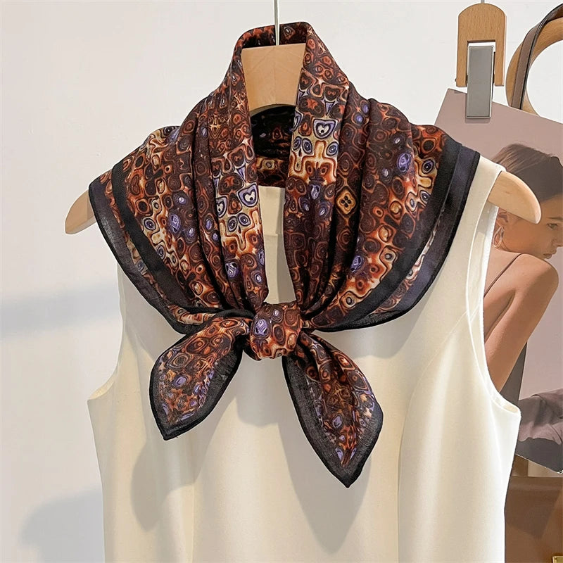 Vielseitiges Halstuch mit Druckmuster für Damen und alle Jahreszeiten