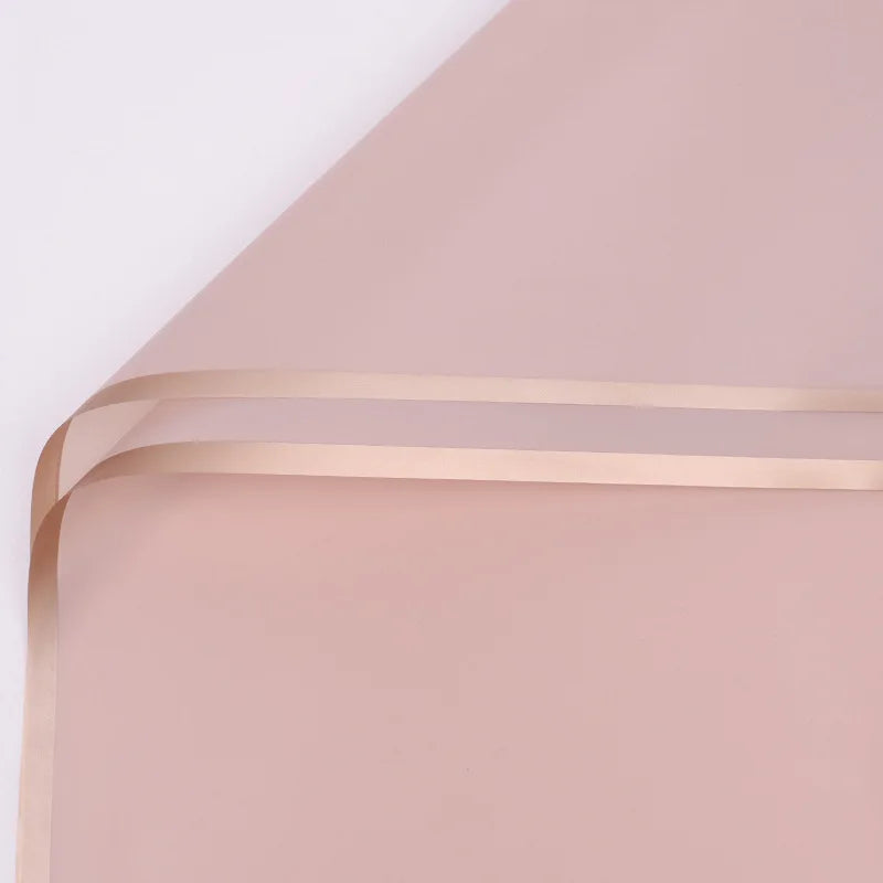 Elegantes Blumiges Geschenkpapier mit Goldrand für besondere Anlässe