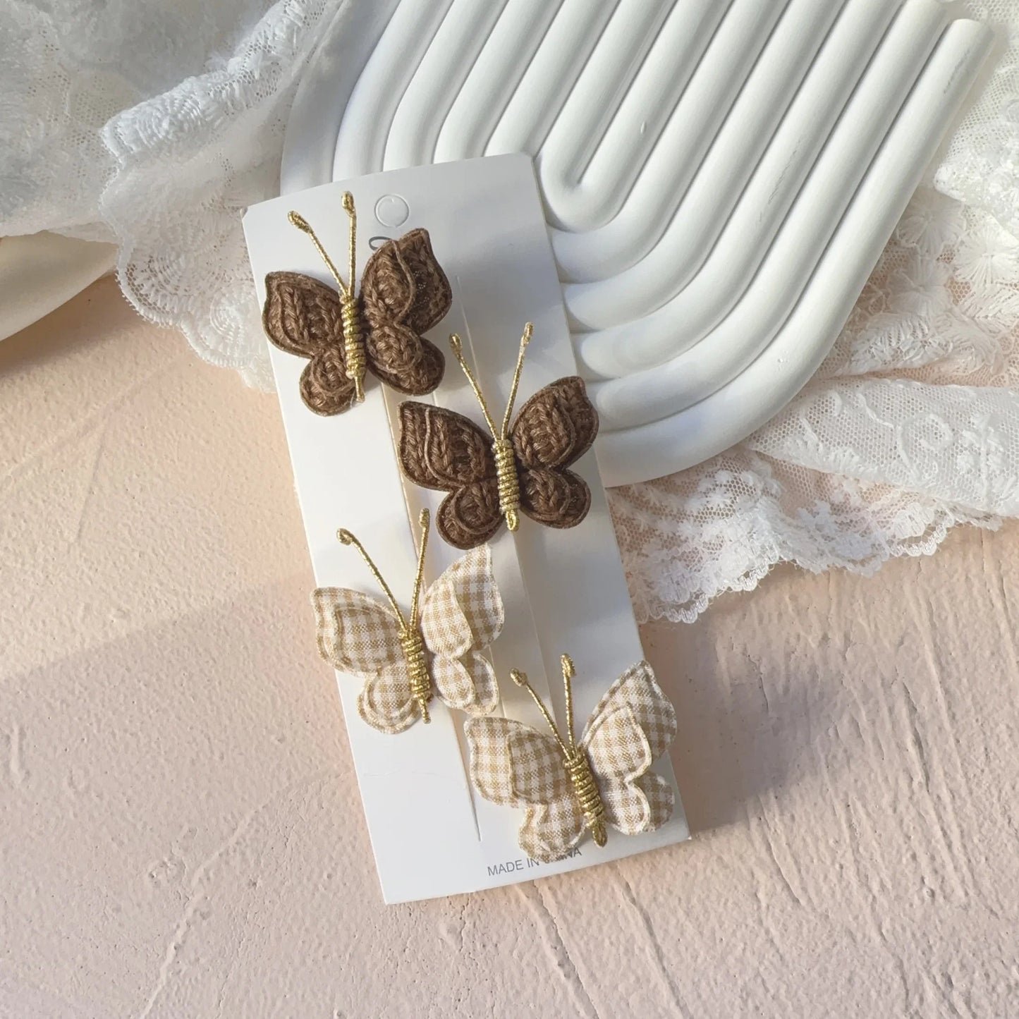 Handgefertigte Baby Haarspangen Set aus Wolle mit Schmetterlingsdesign